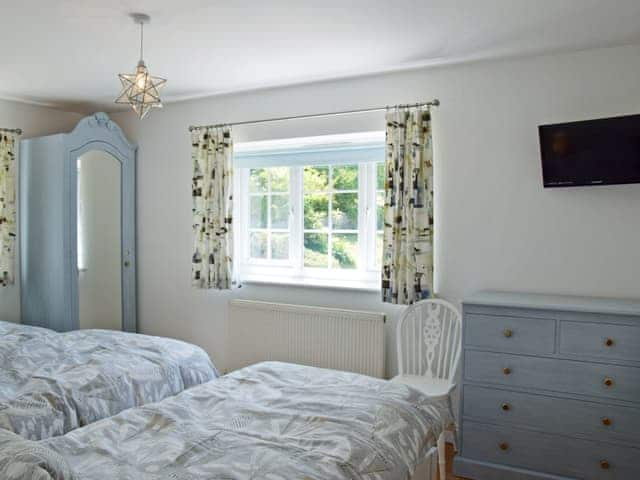 Cosy triple room | Woodbrook Cottage, Bothenhampton, near Bridport