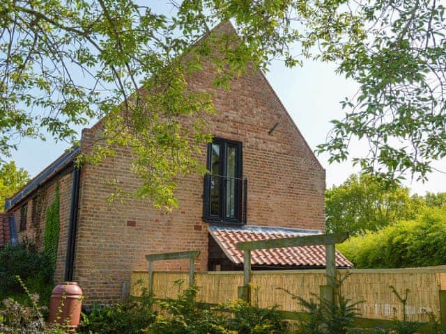 Lovely barn conversion | The Hayloft - Meadow Farm, Hickling