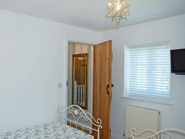 Twin bedroom | Woodbrook Cottage, Bothenhampton, near Bridport