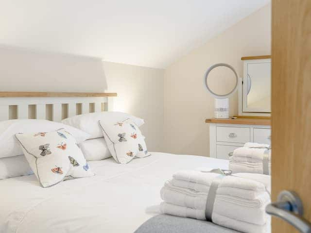 Double bedroom | Butterfly Barn - Medlam Holiday Barns, Carrington, near Boston