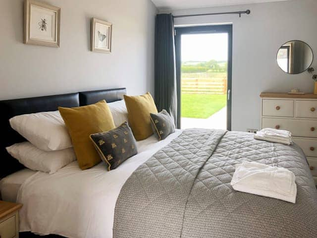 Double bedroom | The Old Dairy - Ryehills Farm, Pickering