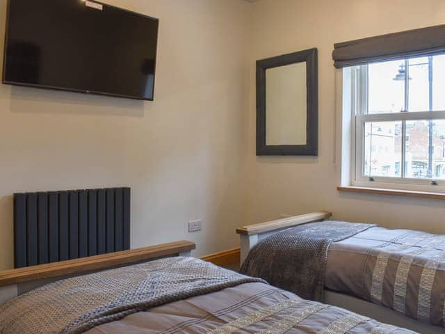 Twin bedroom | George&rsquo;s View, Whitby