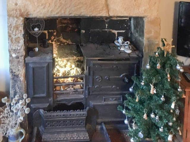 Christmas | Cosy Cottage, Bourton-on-the-Hill, near Moreton-in-Marsh