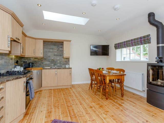 Open plan living space | Millstone Barn - Windmill Barns, Heapham, near Gainsborough