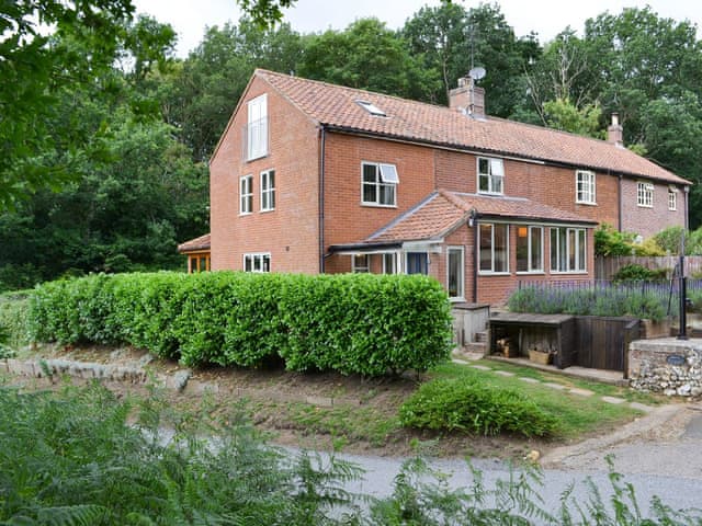 Exterior | Elesa Cottage, Elsing, near Dereham