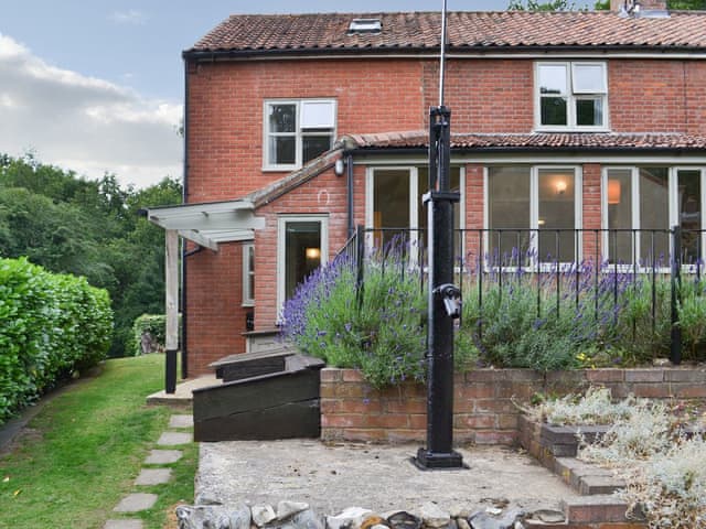Exterior | Elesa Cottage, Elsing, near Dereham