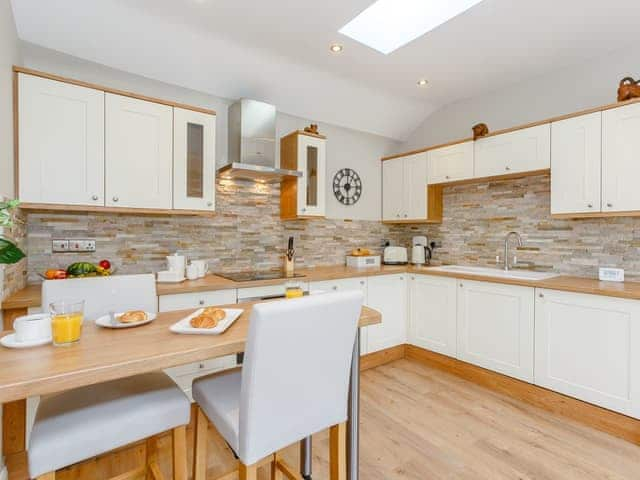 Kitchen/diner | Miller&rsquo;s Retreat - Windmill Barns, Heapham, near Gainsborough