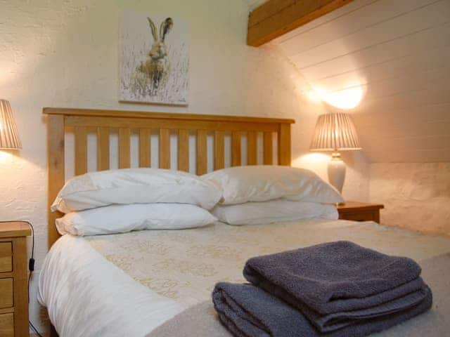 Double bedroom | Nightingale Cottage - Leashaw Farm, Whatstandwell, near Matlock