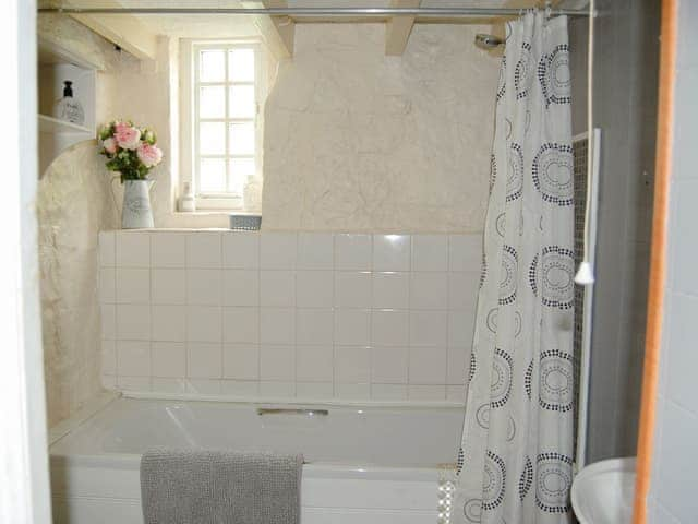 Bathroom | Nightingale Cottage - Leashaw Farm, Whatstandwell, near Matlock