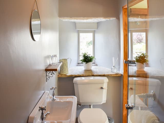 En-suite | Gallivantin Cottage, Thornton Rust, near Hawes