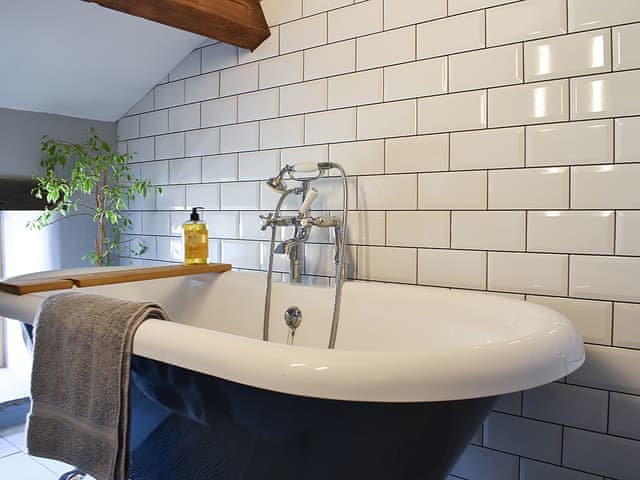 En-suite | Gallivantin Cottage, Thornton Rust, near Hawes