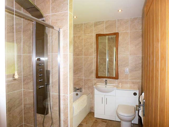 Shower room | Badgers Willow, Theddlethorpe, near Mablethorpe