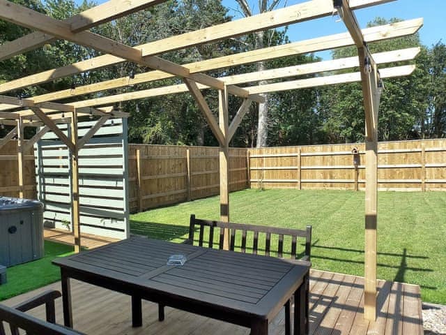 Outdoor eating area | Badgers Willow, Theddlethorpe, near Mablethorpe