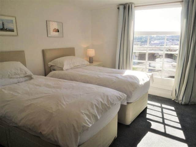 Twin bedroom | The Camber, Cowes