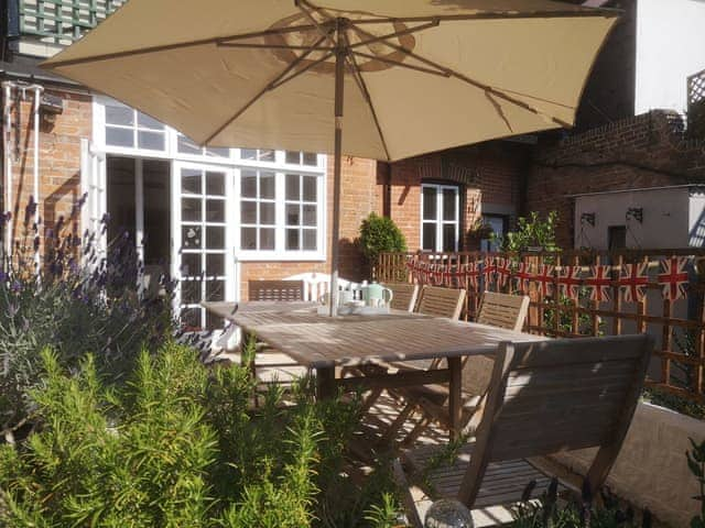 Outdoor area | The Camber, Cowes