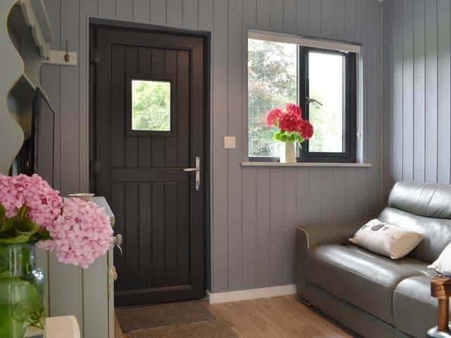 Living area | Jacks Shepherd Hut - Ponsford Ponds, Knowle, near Cullompton