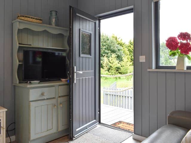 Living area | Jacks Shepherd Hut - Ponsford Ponds, Knowle, near Cullompton