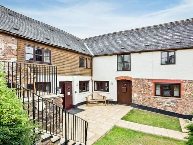 Rainbow - Hdde, sleeps 15 in Teignmouth.