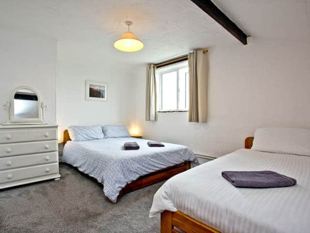 Twin bedroom | Granary - Summercourt Cottages, St Martin, near Looe