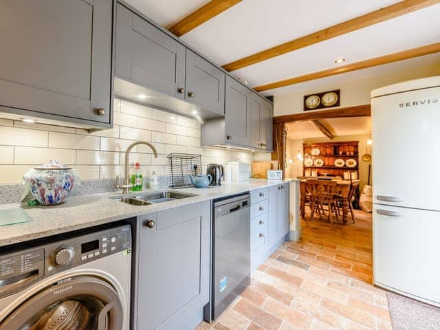 Kitchen | Sunny House by the Sea, Dymchurch