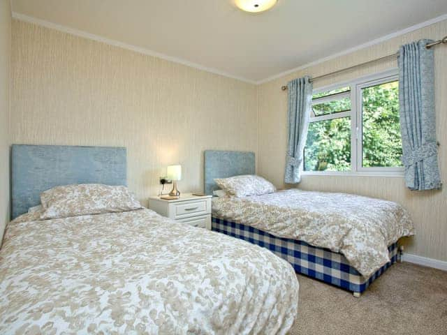 Twin bedroom | Forest Glade Lodge, Lanlivery