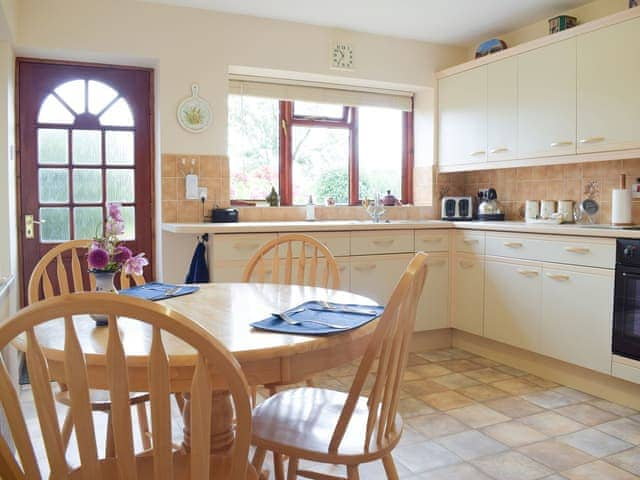 Kitchen/diner | The Byre, Little Cowarne, near Bromyard