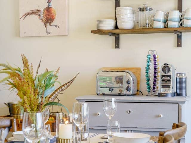 Dining Area | 1 The Pheasant - Ilsley Farm Barns, East Ilsley, near Newbury