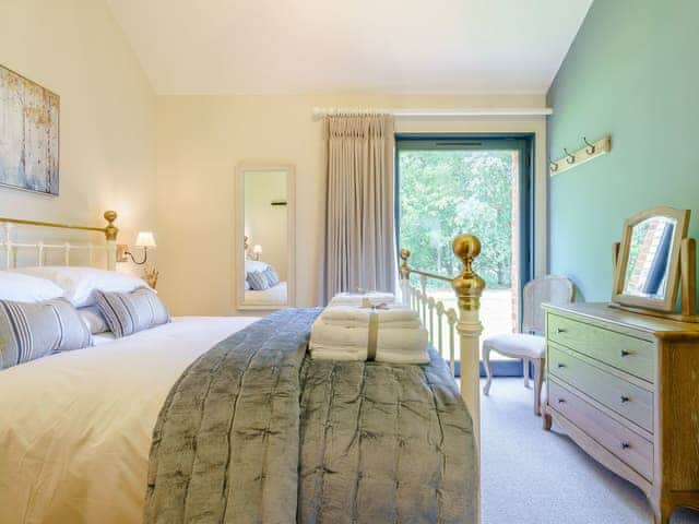 Double bedroom | 1 The Pheasant - Ilsley Farm Barns, East Ilsley, near Newbury