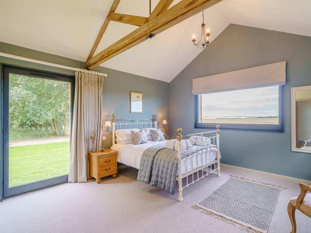 Double bedroom | 1 The Pheasant - Ilsley Farm Barns, East Ilsley, near Newbury