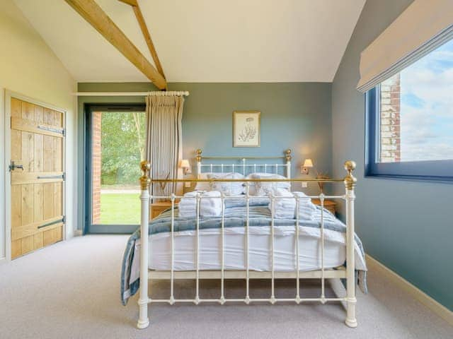 Double bedroom | 1 The Pheasant - Ilsley Farm Barns, East Ilsley, near Newbury