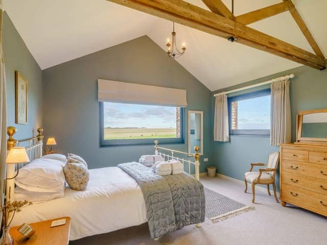 Double bedroom | 1 The Pheasant - Ilsley Farm Barns, East Ilsley, near Newbury