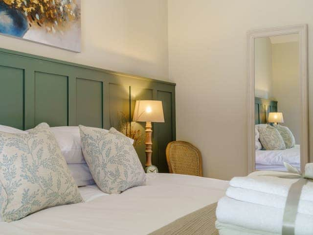 Double bedroom | 2 The Pheasant - Ilsley Farm Barns, East Ilsley, near Newbury