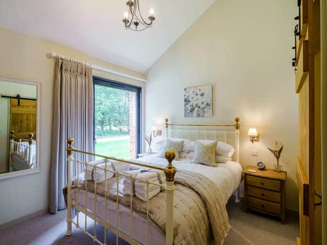 Double bedroom | 2 The Pheasant - Ilsley Farm Barns, East Ilsley, near Newbury