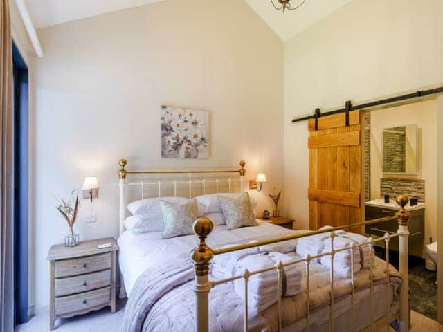 Double bedroom | 2 The Pheasant - Ilsley Farm Barns, East Ilsley, near Newbury