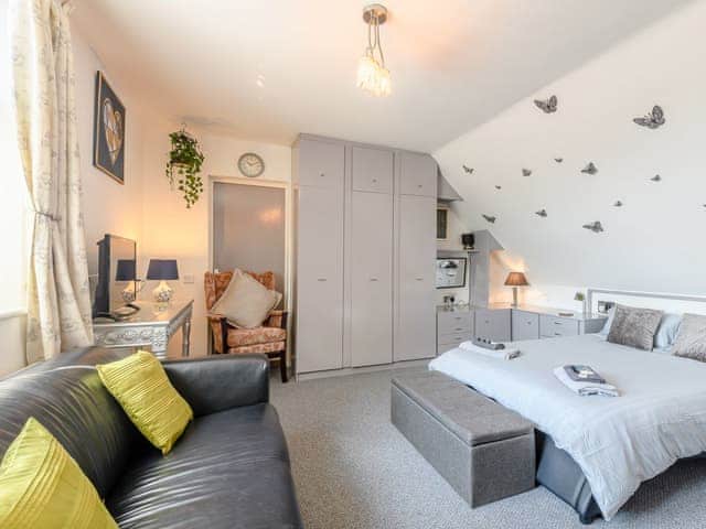 Double bedroom | Peartree Cottage - Tufty&rsquo;s, Skegness