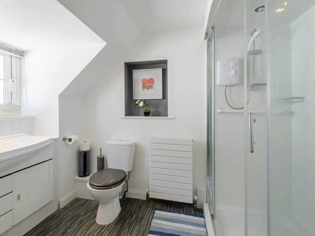 Shower room | Peartree Cottage - Tufty&rsquo;s, Skegness