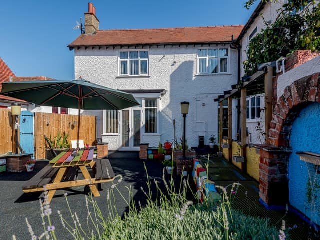 Exterior | Peartree Cottage - Tufty&rsquo;s, Skegness