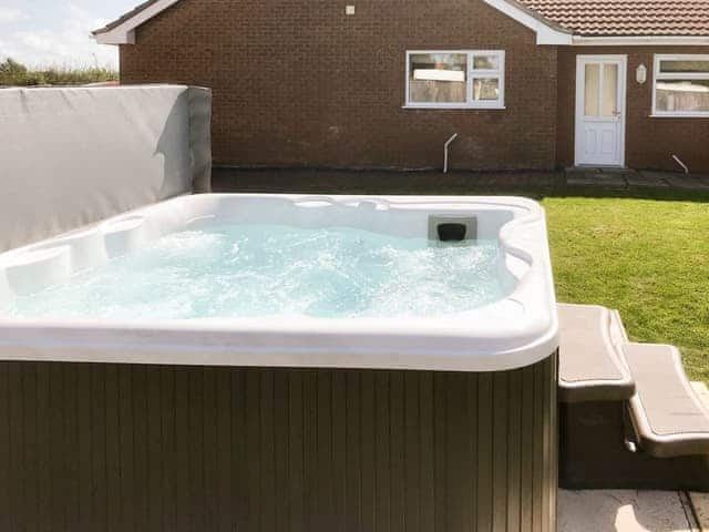 Hot tub | Henrys Bungalow, Anderby, near Skegness