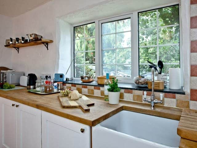 Kitchen | Stables - Summercourt Cottages, St Martin, near Looe