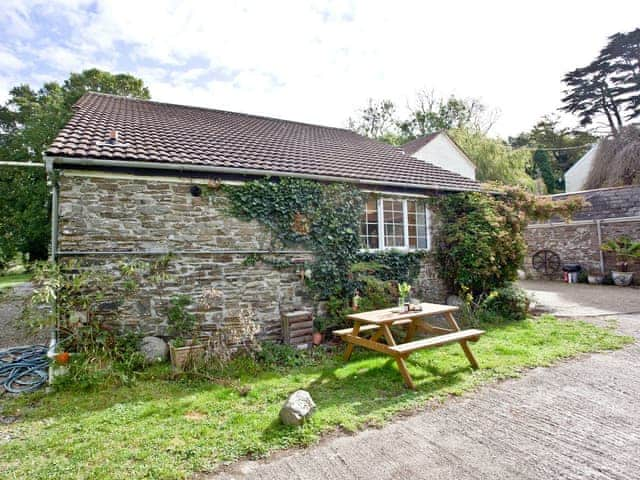 Sitting-out-area | Stables - Summercourt Cottages, St Martin, near Looe