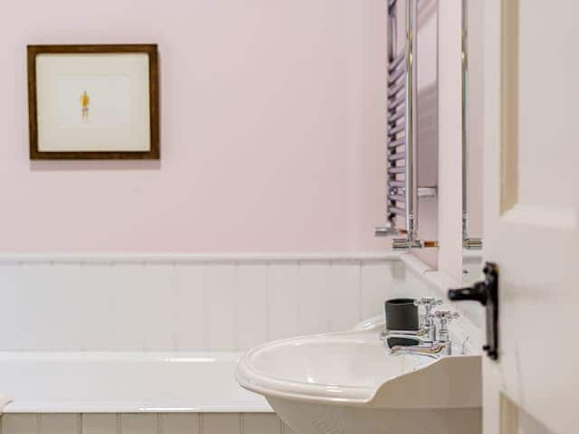 Bathroom | Stable Cottage, Broughton, near Skipton