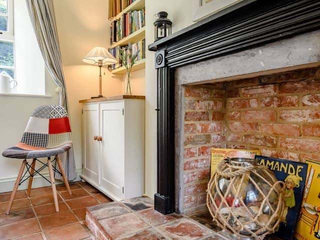 Twin bedroom | Ivy Cottage, Ingoldisthorpe