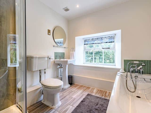 Bathroom | Ivy Cottage, Ingoldisthorpe