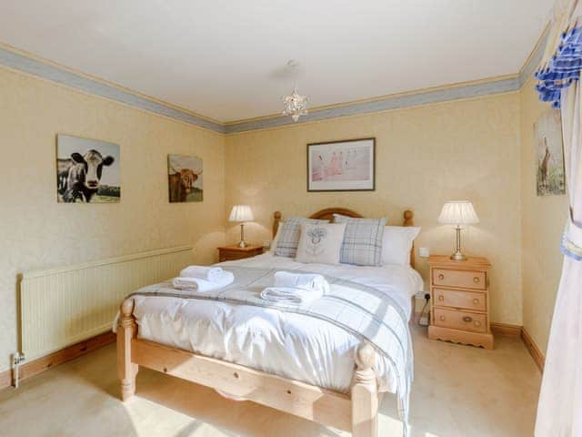 Double bedroom | Psalter Farmhouse, Skendleby Psalter, near Alford