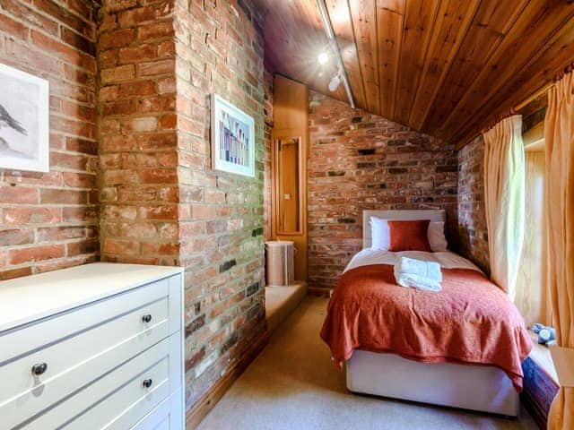 Bedroom | Psalter Farmhouse, Skendleby Psalter, near Alford