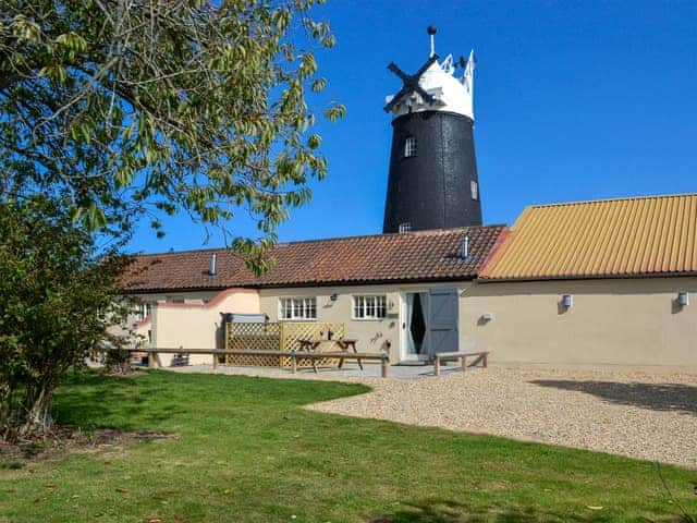 Exterior | Miller&rsquo;s Retreat - Windmill Barns, Heapham, near Gainsborough