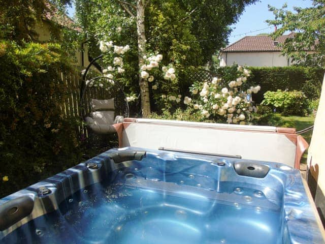 Hot tub | Horseshoes House, Saham Toney, near Thetford