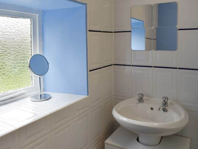 Shower room | Front Row Cottage, Ovingham, near Prudhoe