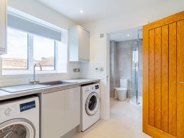 Utility room | Kestrel Barn - Goldfinch Barns, Swaffham