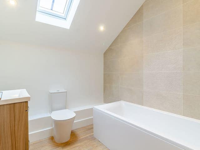 Bathroom | Kestrel Barn - Goldfinch Barns, Swaffham